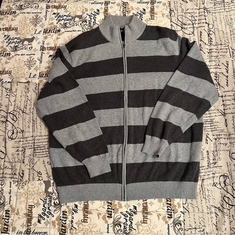 Club Room light and dark gray zip up sweater size X-large